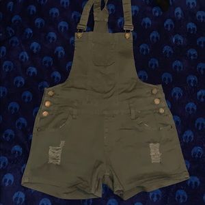 3/20🔴overall shorts